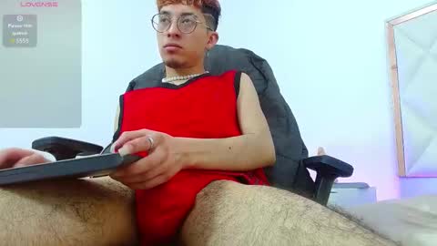 Snapshot of axel_tay1 chatting on October 15, 4:12 am AXEL online show from October 15, 4:12 am