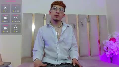 Snapshot of axel_tay1 chatting on October 21, 3:51 am AXEL online show from October 21, 3:51 am
