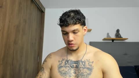 INDEPENDENT MODEL  online show from October 4, 1:47 am