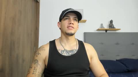 INDEPENDENT MODEL  online show from October 20, 6:47 am