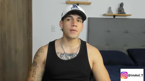 INDEPENDENT MODEL  online show from November 21, 6:01 am