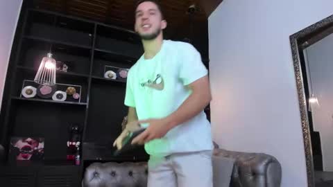 Axel  online show from March 17, 9:18 pm