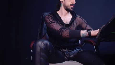 AxelColton online show from October 27, 11:25 am