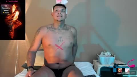 Snapshot of axell_king07 chatting on June 9, 9:21 am Axell online show from June 9, 9:21 am