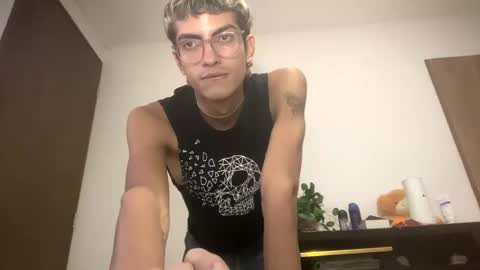 Axel  online show from January 6, 5:41 am