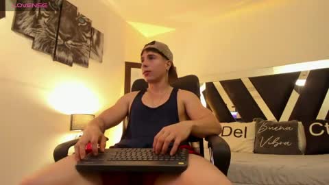 Snapshot of axelmartinezz chatting on June 4, 8:59 pm axelmartinezz online show from June 4, 8:59 pm