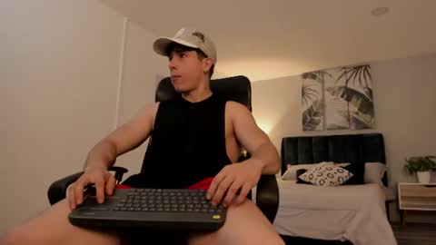Snapshot of axelmartinezz chatting on July 20, 8:33 pm axelmartinezz online show from July 20, 8:33 pm