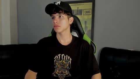 Axel Raven online show from December 4, 2:15 pm