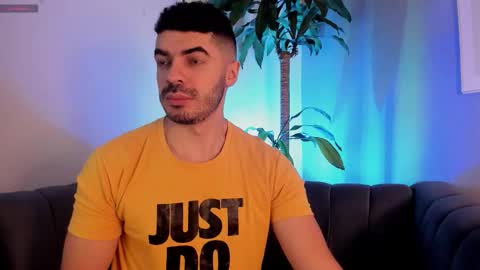 Axel Thompsom online show from December 14, 11:04 am