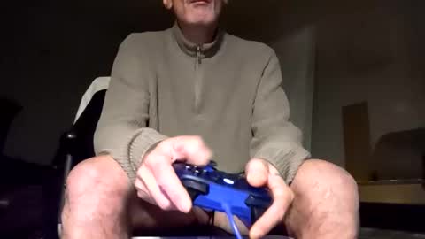 Snapshot of axion13 chatting on December 1, 3:17 pm axion13 online show from December 1, 3:17 pm