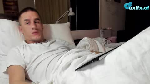 Axl online show from October 27, 12:26 am