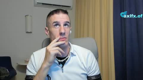 Snapshot of axl_fx chatting on May 5, 8:39 pm Axl online show from May 5, 8:39 pm
