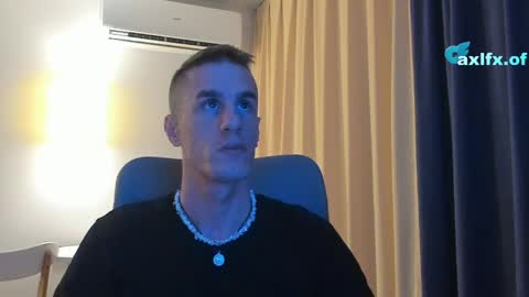 Snapshot of axl_fx chatting on May 8, 8:14 pm Axl online show from May 8, 8:14 pm