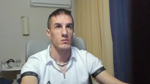 Snapshot of axl_fx chatting on May 16, 10:41 pm Axl online show from May 16, 10:41 pm