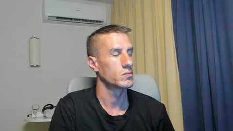Snapshot of axl_fx chatting on June 10, 12:00 am Axl online show from June 10, 12:00 am