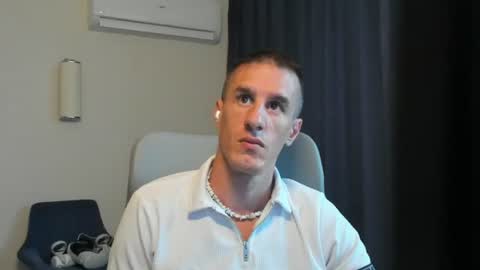 Snapshot of axl_fx chatting on June 21, 2:14 am Axl online show from June 21, 2:14 am