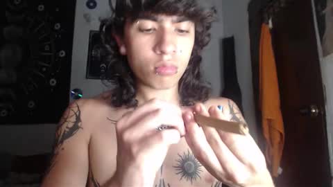 Snapshot of axl_kush_ chatting on November 29, 2:36 am Axel Kush online show from November 29, 2:36 am