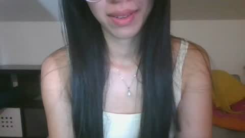 Snapshot of axuepetitt chatting on July 24, 10:41 pm axue online show from July 24, 10:41 pm