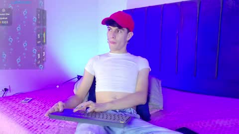Snapshot of axxxel_twink chatting on May 14, 3:02 am Axxxel online show from May 14, 3:02 am