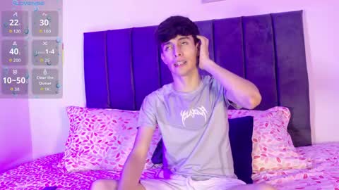 Snapshot of axxxel_twink chatting on May 25, 2:39 am Axxxel online show from May 25, 2:39 am