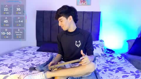 Snapshot of axxxel_twink chatting on June 4, 3:34 am Axxxel online show from June 4, 3:34 am