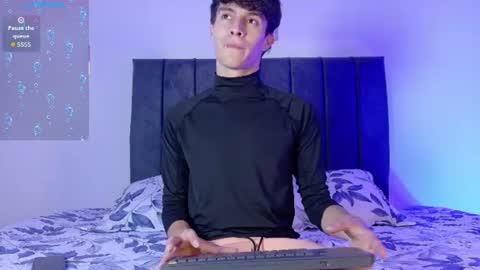 Snapshot of axxxel_twink chatting on June 14, 2:46 am Axxxel online show from June 14, 2:46 am
