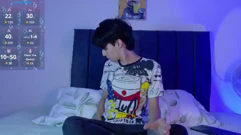 Snapshot of axxxel_twink chatting on June 18, 2:45 am Axxxel online show from June 18, 2:45 am