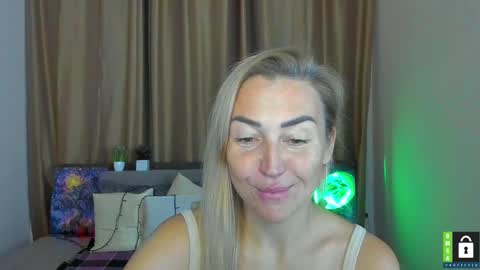 Jully online show from November 8, 6:29 pm