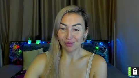 Jully online show from December 5, 6:37 pm