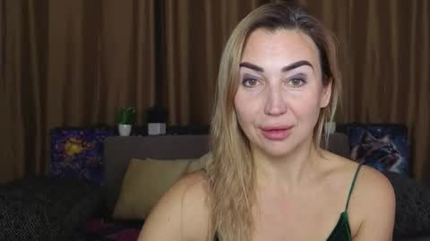 Jully online show from January 17, 6:33 pm