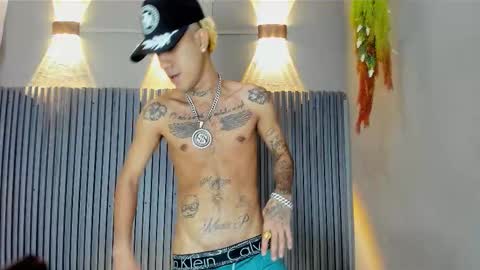 Snapshot of ayala_tattoo chatting on December 13, 9:09 pm Ayala online show from December 13, 9:09 pm