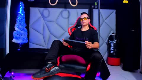 Ayden Miller online show from December 10, 8:05 pm