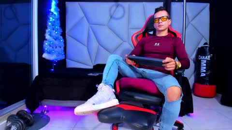 Ayden Miller online show from December 12, 2:26 am