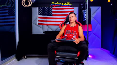 Ayden Miller online show from February 4, 3:00 am