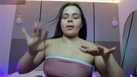 Alyda Jaramillo online show from March 14, 7:19 pm