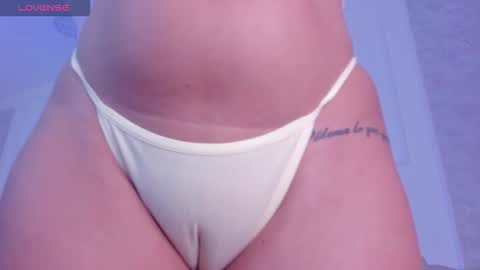 Snapshot of ayla13_ chatting on May 19, 2:56 pm Alyda Jaramillo online show from May 19, 2:56 pm