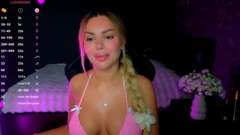 Snapshot of ayla_demir chatting on May 15, 8:05 pm Ayla Demir online show from May 15, 8:05 pm