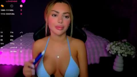 Snapshot of ayla_demir chatting on May 29, 8:07 pm Ayla Demir online show from May 29, 8:07 pm