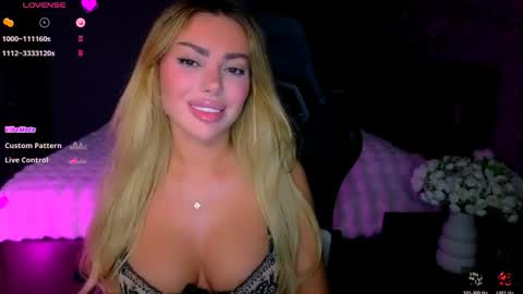 Snapshot of ayla_demir chatting on May 31, 7:59 pm Ayla Demir online show from May 31, 7:59 pm