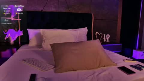 Ayla online show from September 9, 7:02 pm