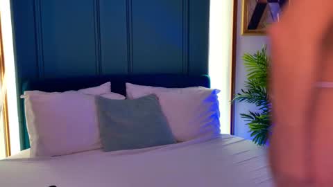 Ayla online show from November 27, 4:42 pm