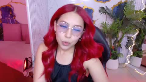 Snapshot of ayle_tay chatting on June 16, 2:47 am Ayle online show from June 16, 2:47 am