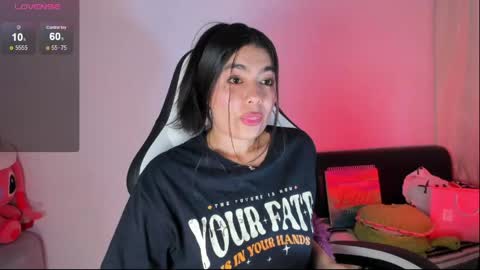 Snapshot of aylenmiller_ chatting on May 22, 1:24 am Aylen online show from May 22, 1:24 am