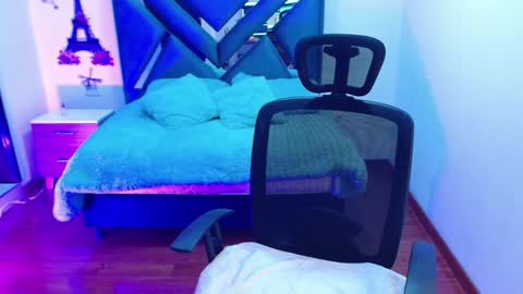 Snapshot of aylin_diazz chatting on December 13, 1:37 am Aylin online show from December 13, 1:37 am