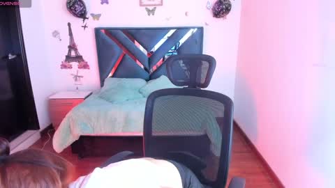 Snapshot of aylin_diazz chatting on January 31, 9:37 pm Aylin online show from January 31, 9:37 pm