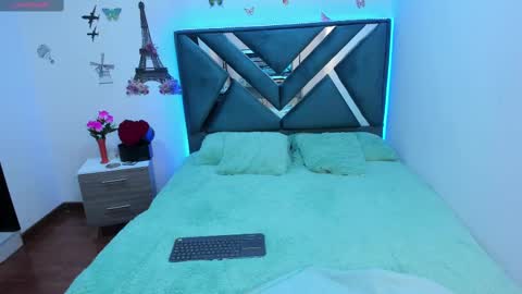 Snapshot of aylin_diazz chatting on September 13, 1:55 pm Aylin online show from September 13, 1:55 pm