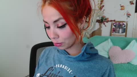 Snapshot of aylin_diazz chatting on June 11, 9:24 pm Aylin online show from June 11, 9:24 pm