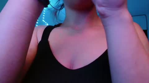 Snapshot of aylin_diazz chatting on June 26, 10:52 am Aylin online show from June 26, 10:52 am