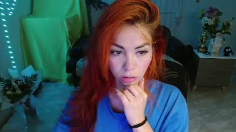 Snapshot of aylin_diazz chatting on July 5, 8:43 am Aylin online show from July 5, 8:43 am
