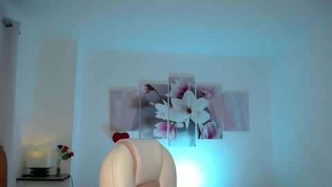 Snapshot of aylin_ross_ chatting on May 11, 3:23 am aylin_ross_ online show from May 11, 3:23 am
